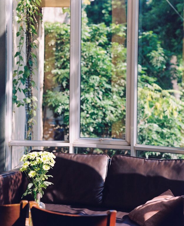 Tips for Creating a Cozy and Inviting Living Space on a Budget