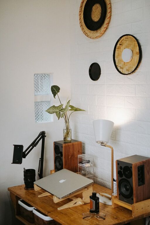 How to Create a Cozy and Inviting Home Workspace